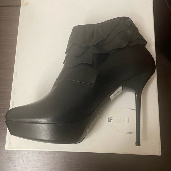 Just Cavalli Black Ruffle Booties - NIB - Picture 3 of 11